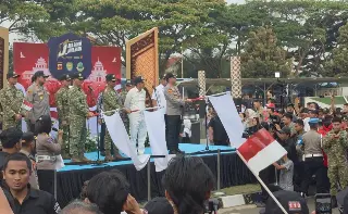 Bukan Cuma Apel, Warga Jabar Dapat Sembako hingga Makan Gratis Dalam Deklarasi Jaga Rawat Jawa Barat