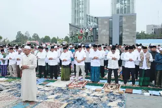 Kalimantan Tengah Diguyur Hujan Usai Gubernur Bersama Masyarakat Gelar Salat Istisqa & Doa Bersama