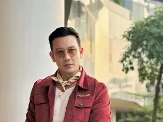 Penerbangan Batal Akibat Erupsi Anak Krakatau, Denny Sumargo Tertahan di Surabaya dan Ingatkan Bahaya Abu Vulkanik