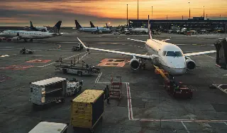 Empat Bandara Ini Belum Bisa Beroperasi Sampai Senin Pagi, Sebaran Abu Krakatau Ternyata Terbagi Dua Arah
