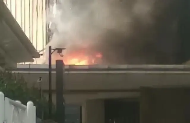 Hotel Pullman Central Park Jakarta Barat Terbakar, Kanopi Lobi Hangus dan Panel Jendela Rusak
