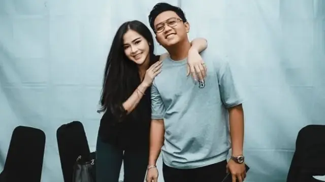 Rumah Tangga Bella Bonita dan Denny Caknan Dikabarkan Retak, Unggahan Jadi Sorotan hingga Dugaan Trik Marketing
