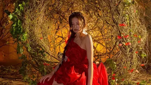 Jennie BLACKPINK Rilis EP "Fallen Angel", Comeback dengan Konsep Dark Fantasy
