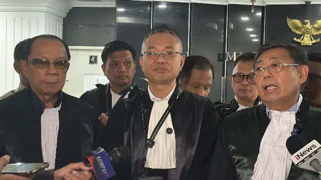 Gerah dengan Aksi Praperadilan Roy Suryo, Tim Hukum Jokowi Layangkan Gugatan ke MK