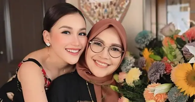 Pesan "Jangan Pernah Berubah" dari Umi Kalsum untuk Ayu Ting Ting Berbuntut Kritik Netizen