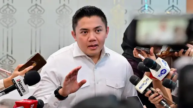 Seskab Teddy Imbau Warga Pakai Masker N95 Hadapi Abu Krakatau