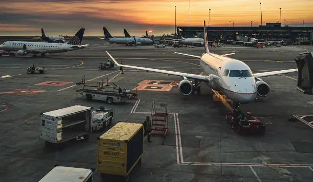 Empat Bandara Ini Belum Bisa Beroperasi Sampai Senin Pagi, Sebaran Abu Krakatau Ternyata Terbagi Dua Arah