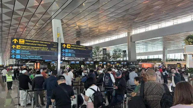 624 Penerbangan Terdampak Abu Vulkanik, Bandara Soekarno-Hatta Ditutup hingga Pukul 18.00 WIB