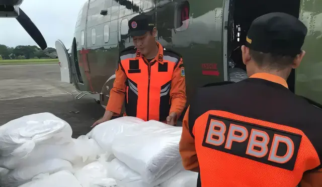 BNPB Modifikasi Cuaca untuk Bersihkan Abu Vulkanik Anak Krakatau