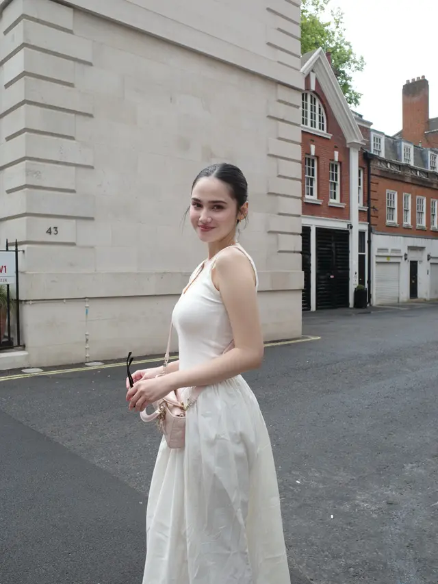 Syifa Hadju liburan London Paris