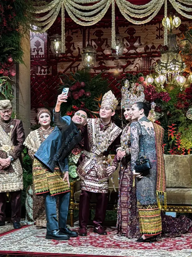 Raffi Ahmad Nagita kondangan sespri Prabowo