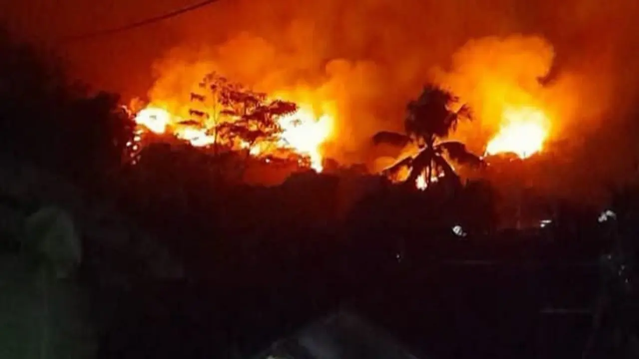 Gunung Geulis Sukabumi terbakar