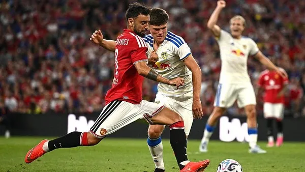 Manchester United Tekuk Leeds 5-4 Lewat Adu Penalti, Zirkzee Buka Keunggulan