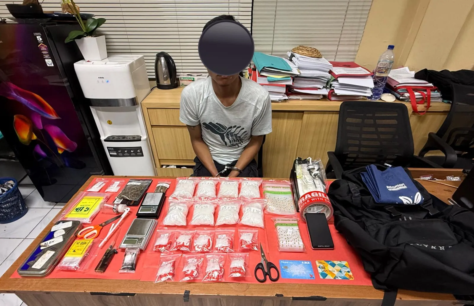 Sabu 831 Gram Disembunyikan dalam Tas Belanja Alfamart, Polda Bali Bongkar Jaringan Ini