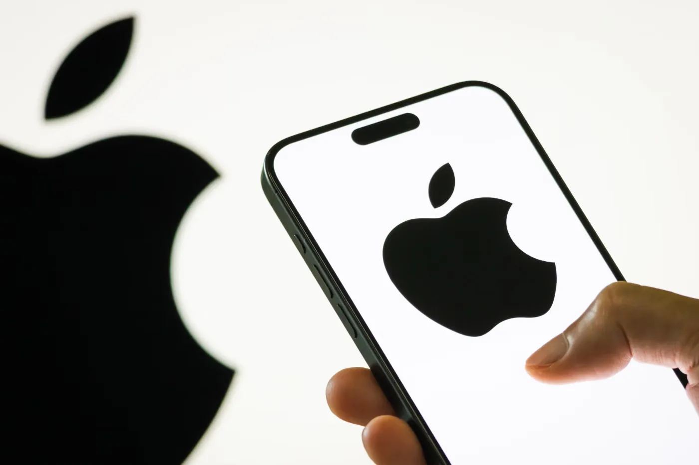 Bocoran Nama iPhone Ultra untuk Ponsel Lipat Apple Picu Perdebatan
