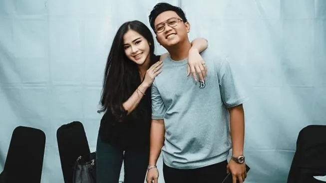 Rumah Tangga Bella Bonita dan Denny Caknan Dikabarkan Retak, Unggahan Jadi Sorotan hingga Dugaan Trik Marketing