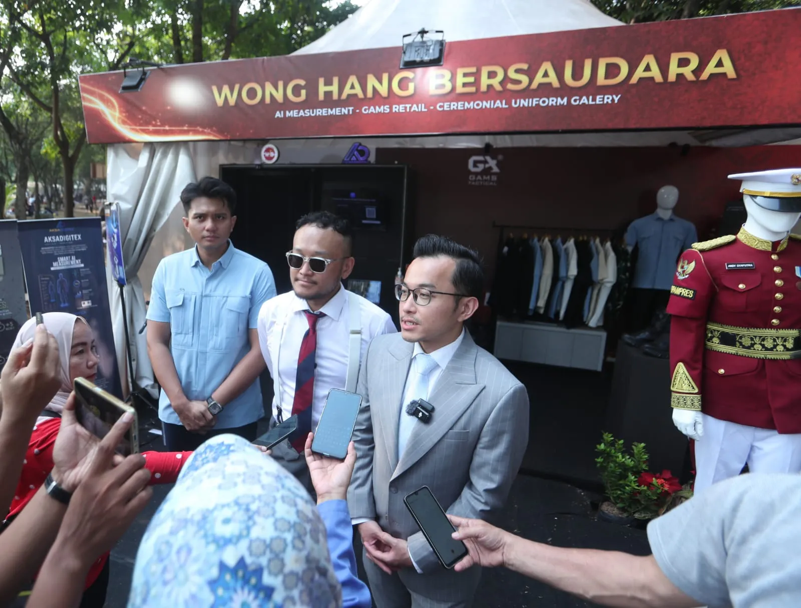 Wong Hang Bersaudara Kembali Dipercaya Garap Busana Momen HUT RI ke-81, Kini Bawa Sentuhan AI
