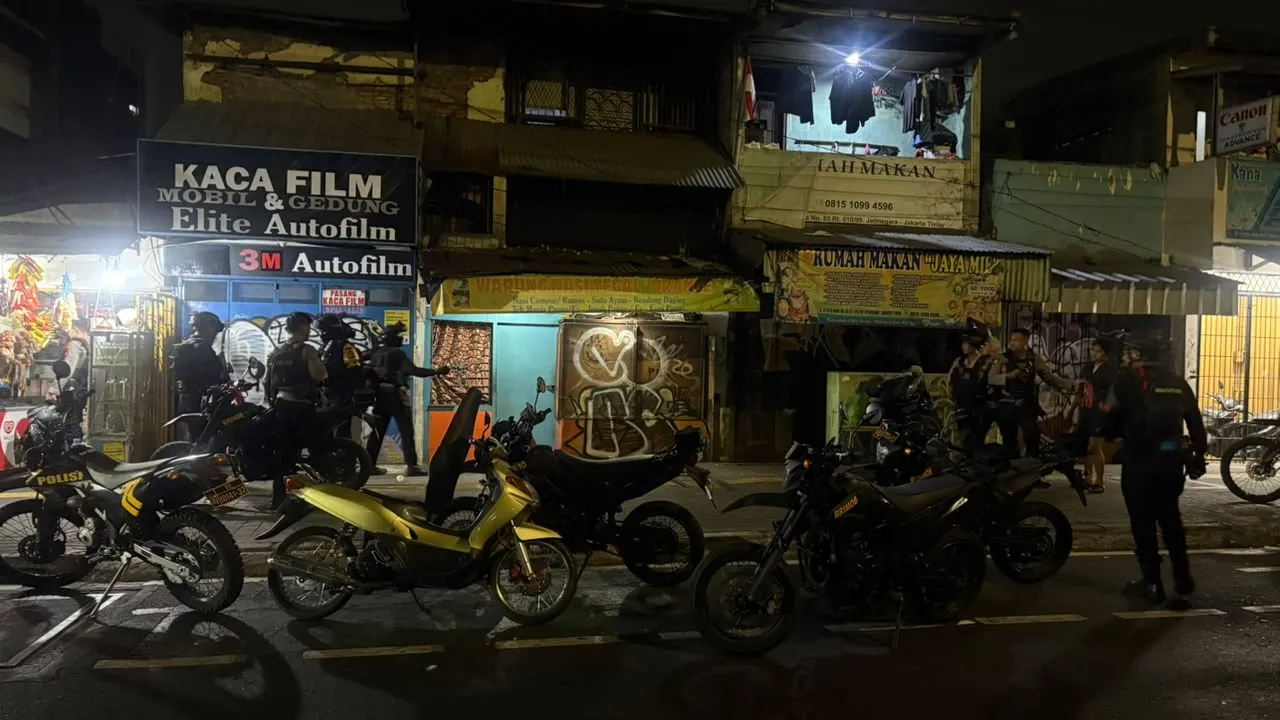 Patroli Brimob di Jaktim Bikin 5 Pemuda Diamankan, Polisi Temukan Tembakau Diduga Sinte