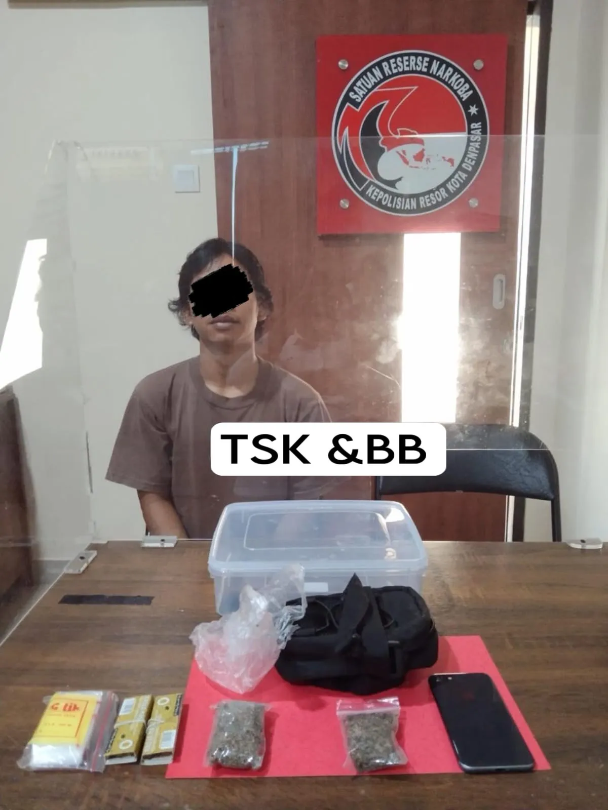Polisi Bongkar Peredaran Ganja Sistem Tempel di Kos Kerobokan
