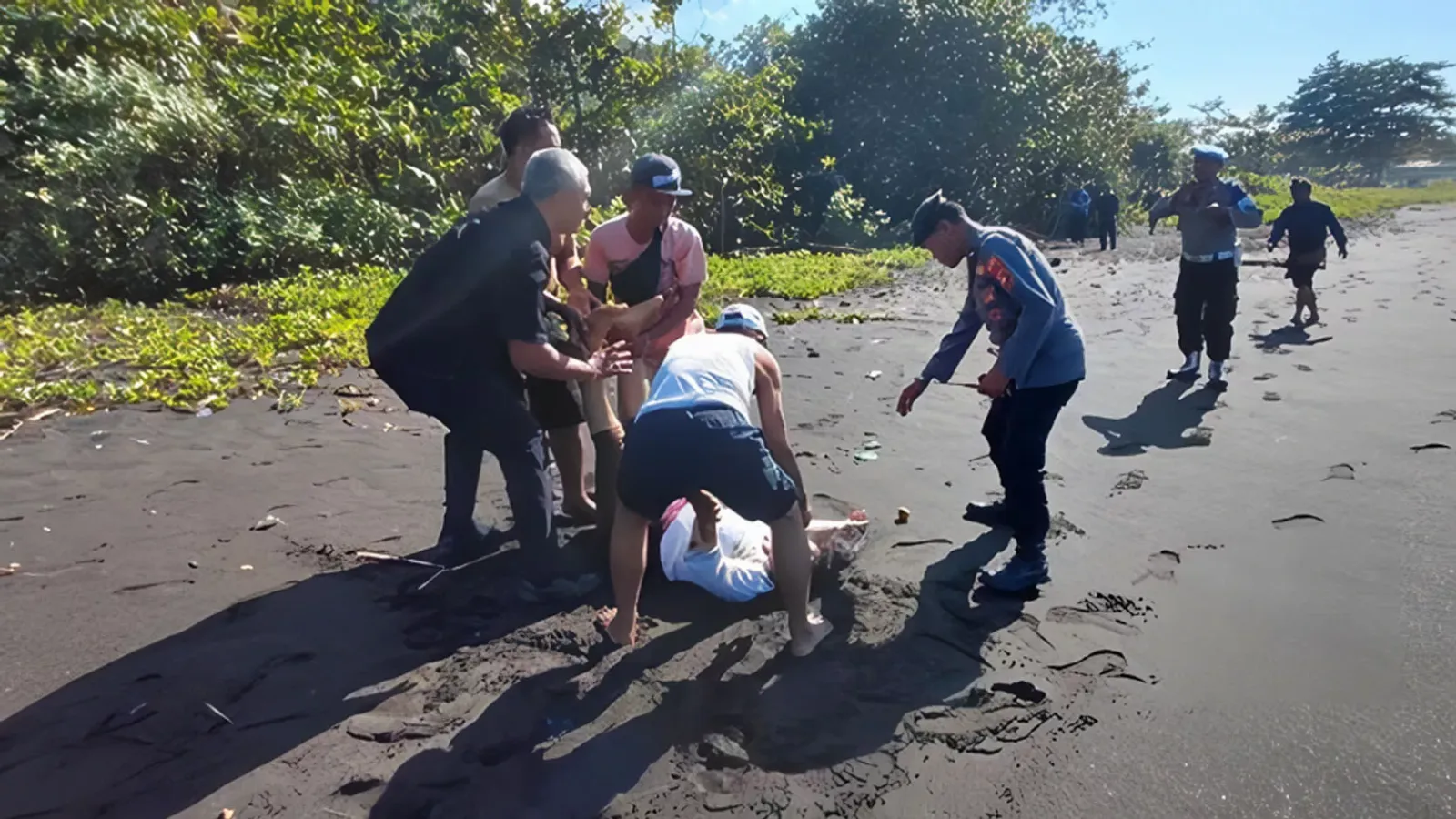 Pasutri Kintamani Tewas Terseret Ombak di Pantai Goa Lawah Klungkung