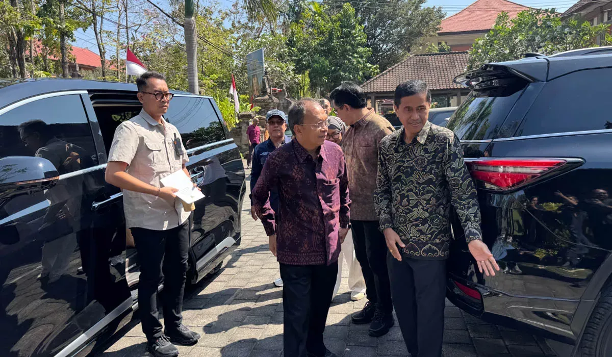 Koster Hadiri HUT IWO Bali, Pesan Tegas ke Wartawan Online: "Berani Bilang Apa Adanya"