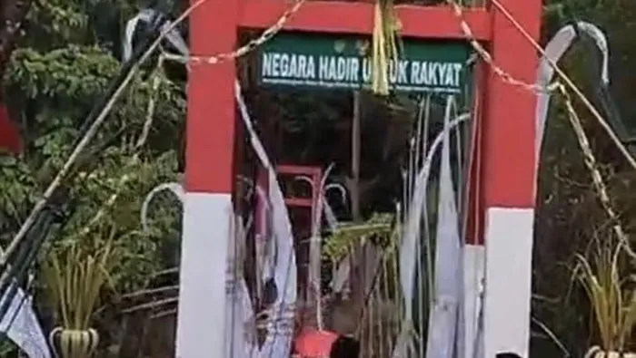 Baru Diresmikan, Jembatan Gantung Pongpet Ambruk Saat Bupati Pangandaran Masih Berdiri di Atasnya