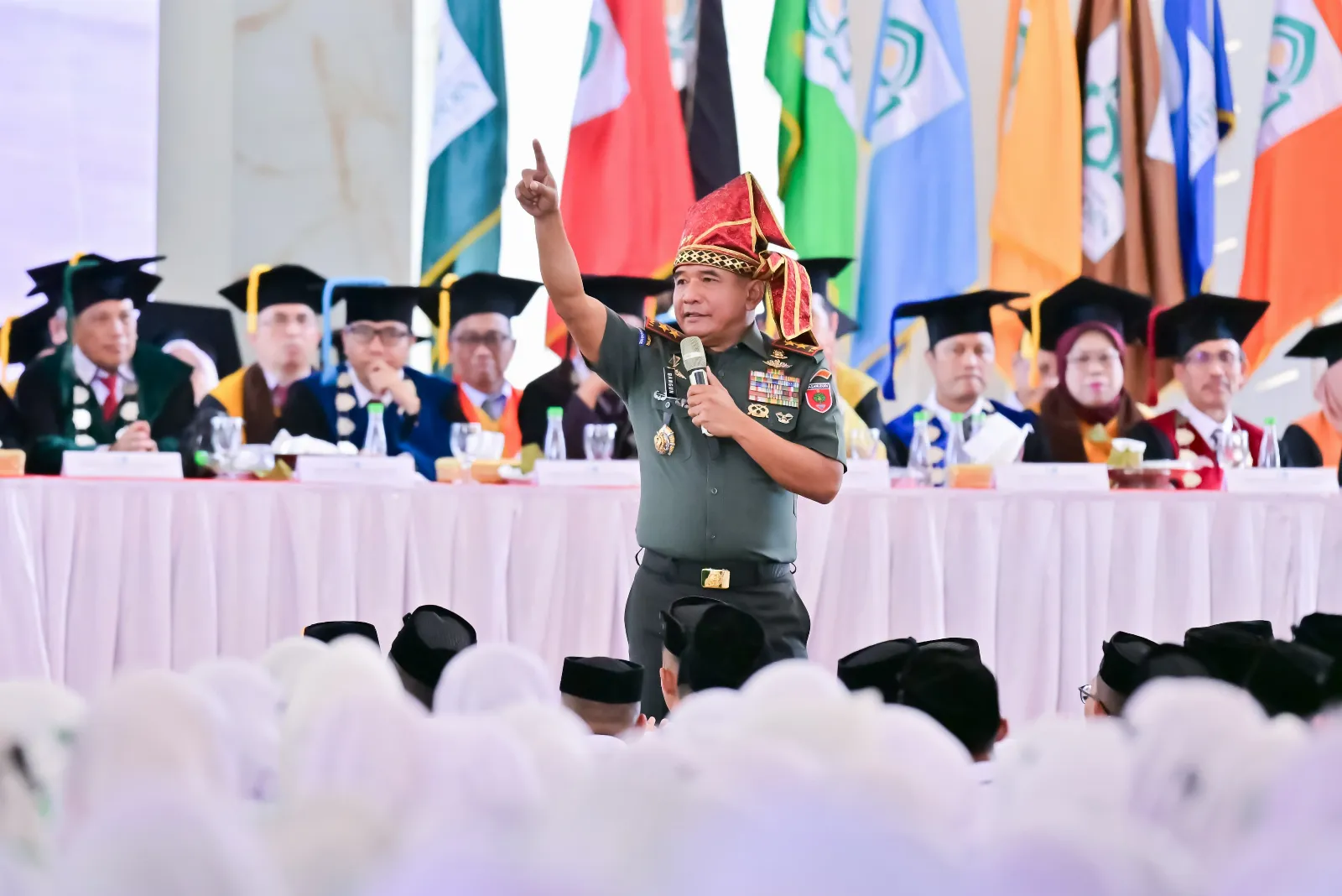 Pangdam XIV Hasanuddin Bakar Semangat 6.000 Mahasiswa Baru UIN Alauddin