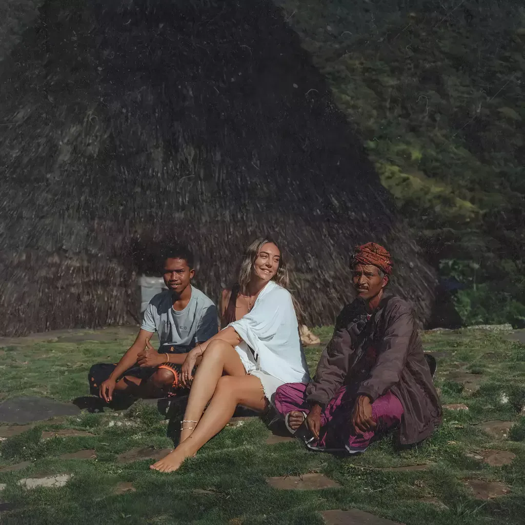 Setelah Nyaris Dua Pekan Tutup Akibat Gempa, "Surga di Atas Awan" Wae Rebo Kembali Terima Wisatawan