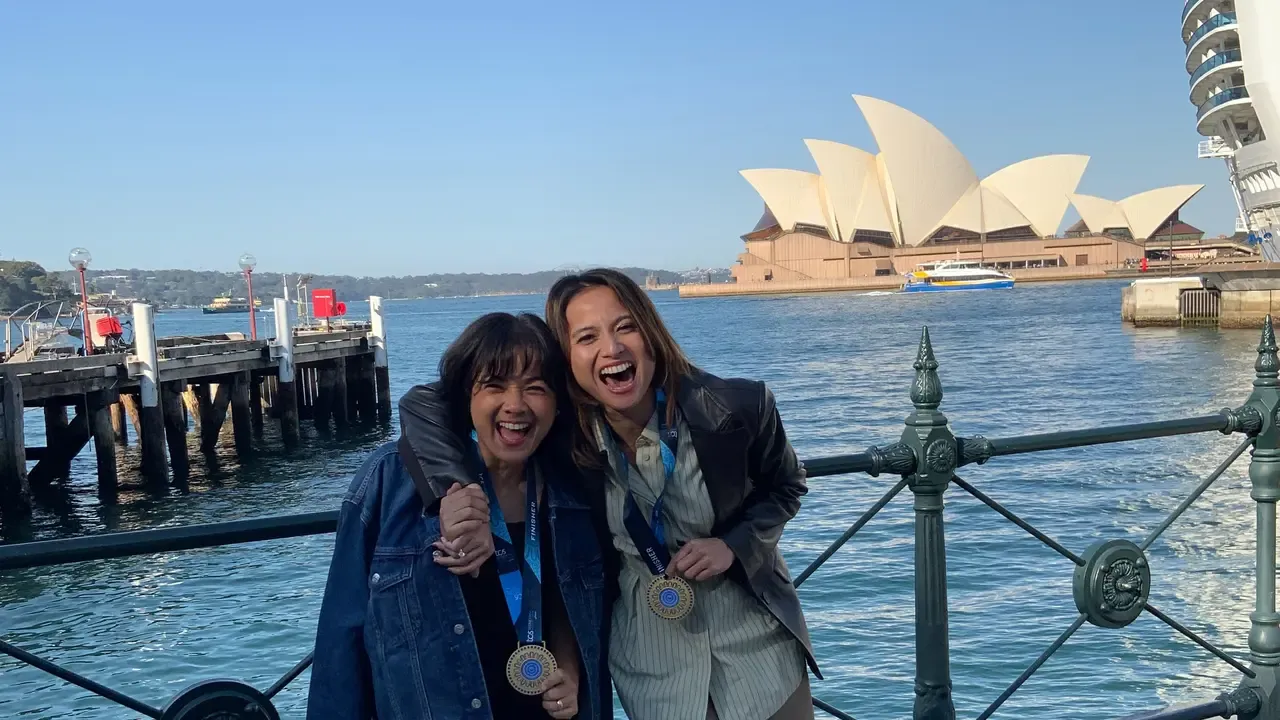 Hampir 20 Tahun Usai Film Heart, Acha Septriasa dan Nirina Zubir Reuni di Marathon Sydney