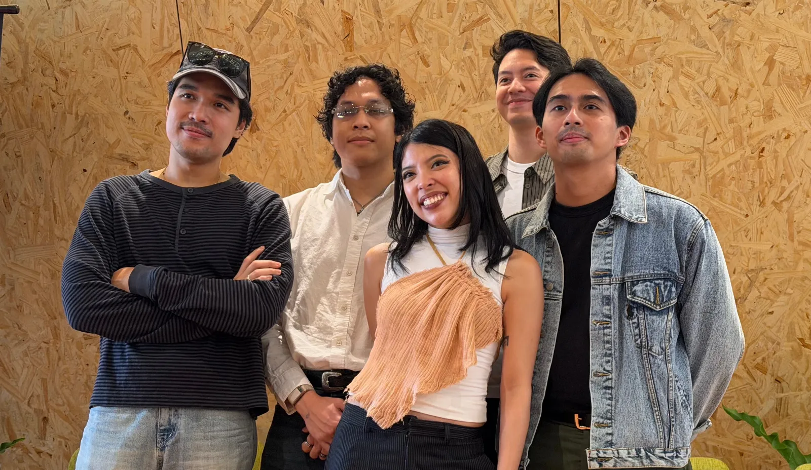 Lomba Sihir Lanjutkan Kisah Obrolan Jam 3 Pagi Lewat Deluxe Album, Ada 5 Lagu Spesial 