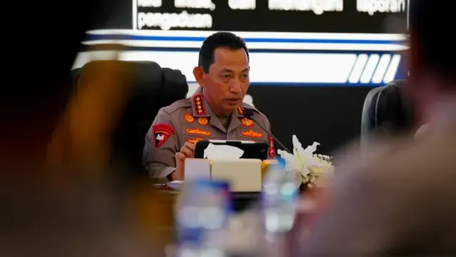 Kapolri Perintahkan Seluruh Jajaran Siaga I, Fokus Bantu Warga Terdampak Abu Vulkanik Anak Krakatau
