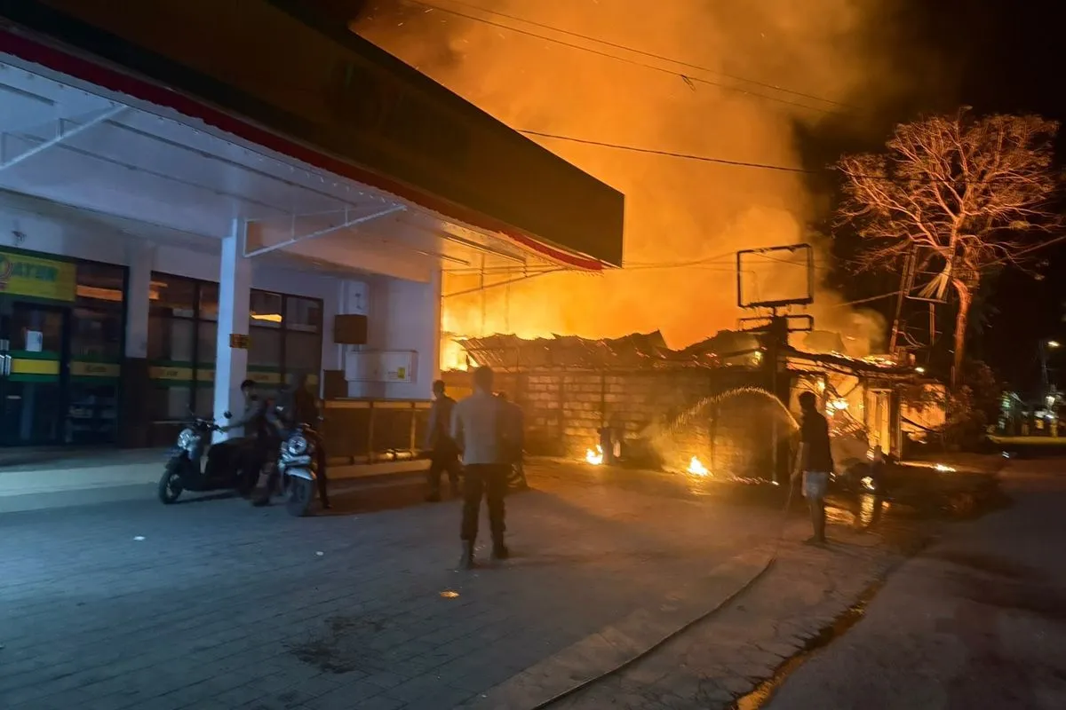 Suara Ledakan Bangunkan Warga Nusa Penida, Cafe dan Cottage Senilai Rp3 Miliar Ludes dalam Hitungan Menit