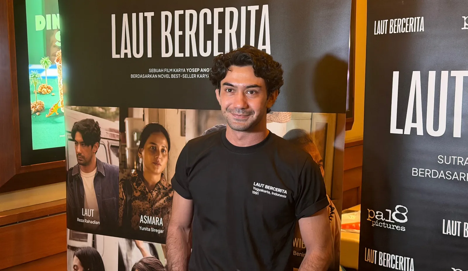 Bukan Beban! Ini Alasan Reza Rahadian Santai Berbahasa Baku di Laut Bercerita