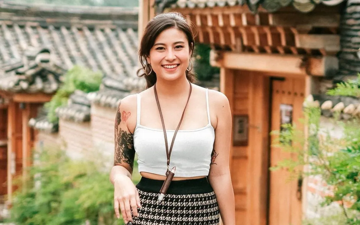 Awkarin Sindir Perempuan dengan Julukan “Ariel Tatum KW”, Netizen Dibuat Penasaran