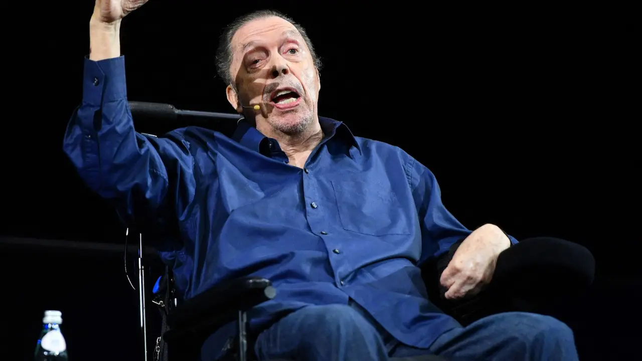 Tim Curry meninggal dunia